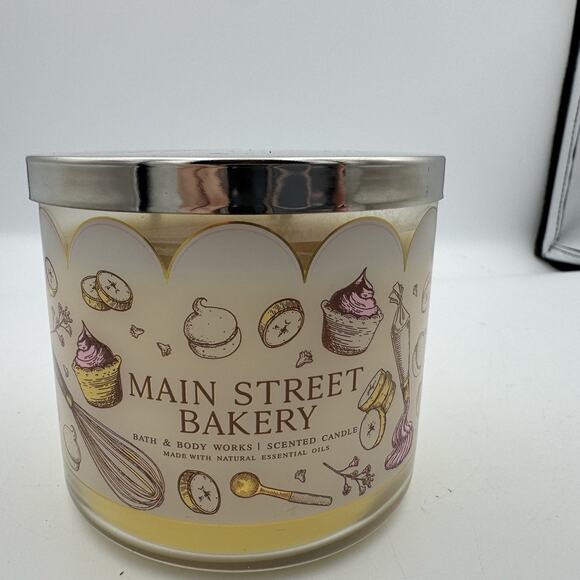 Bath & Body Works MAIN STREET BAKERY 14.5oz 3-Wick Scented Candle NEW - Picture 1 of 4